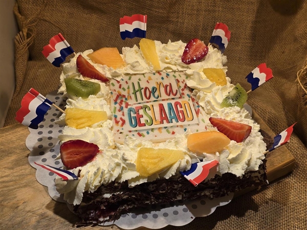 GESLAAGD TAART