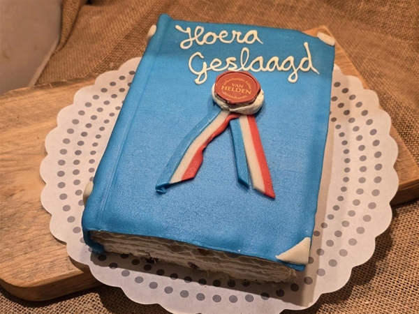 GESLAAGD BOEK